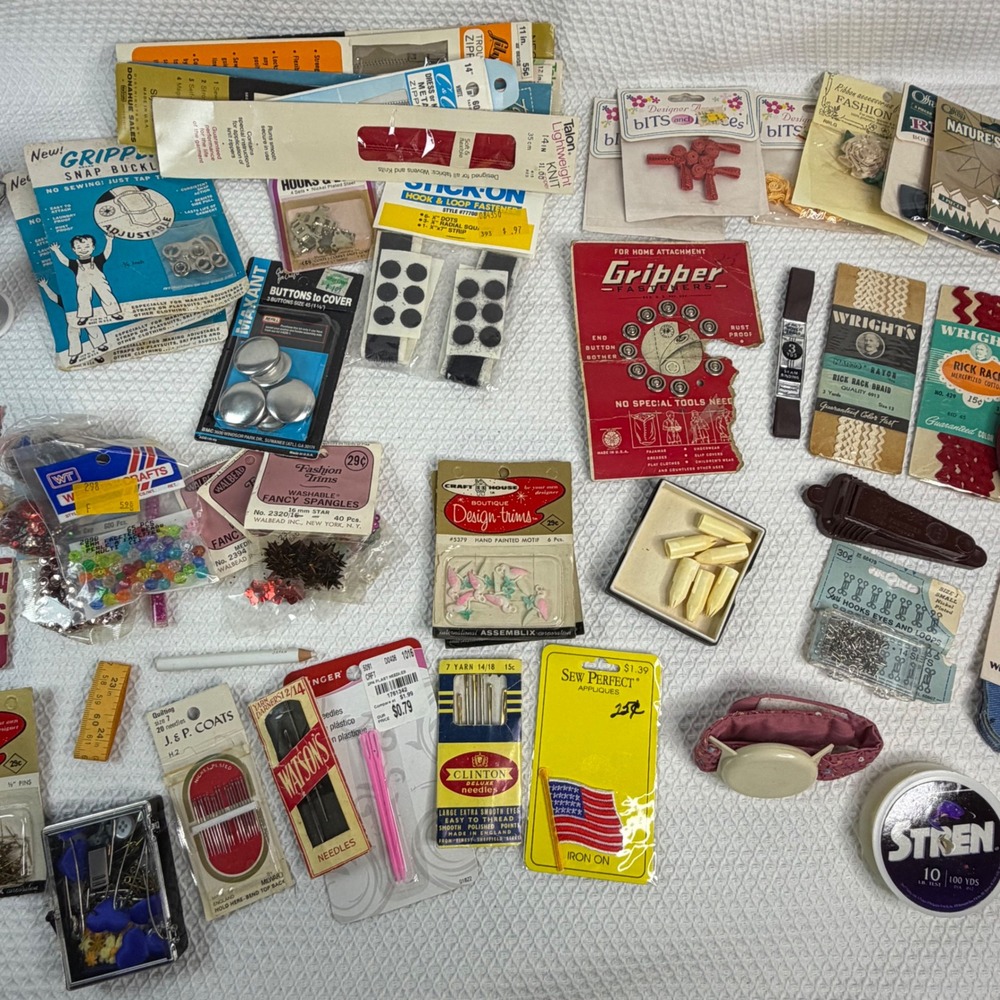 Vintage Sewing Notions Lot Wrights Rick Rack Talon Zippers Needles Buttons Bulk - Picture 3 of 10